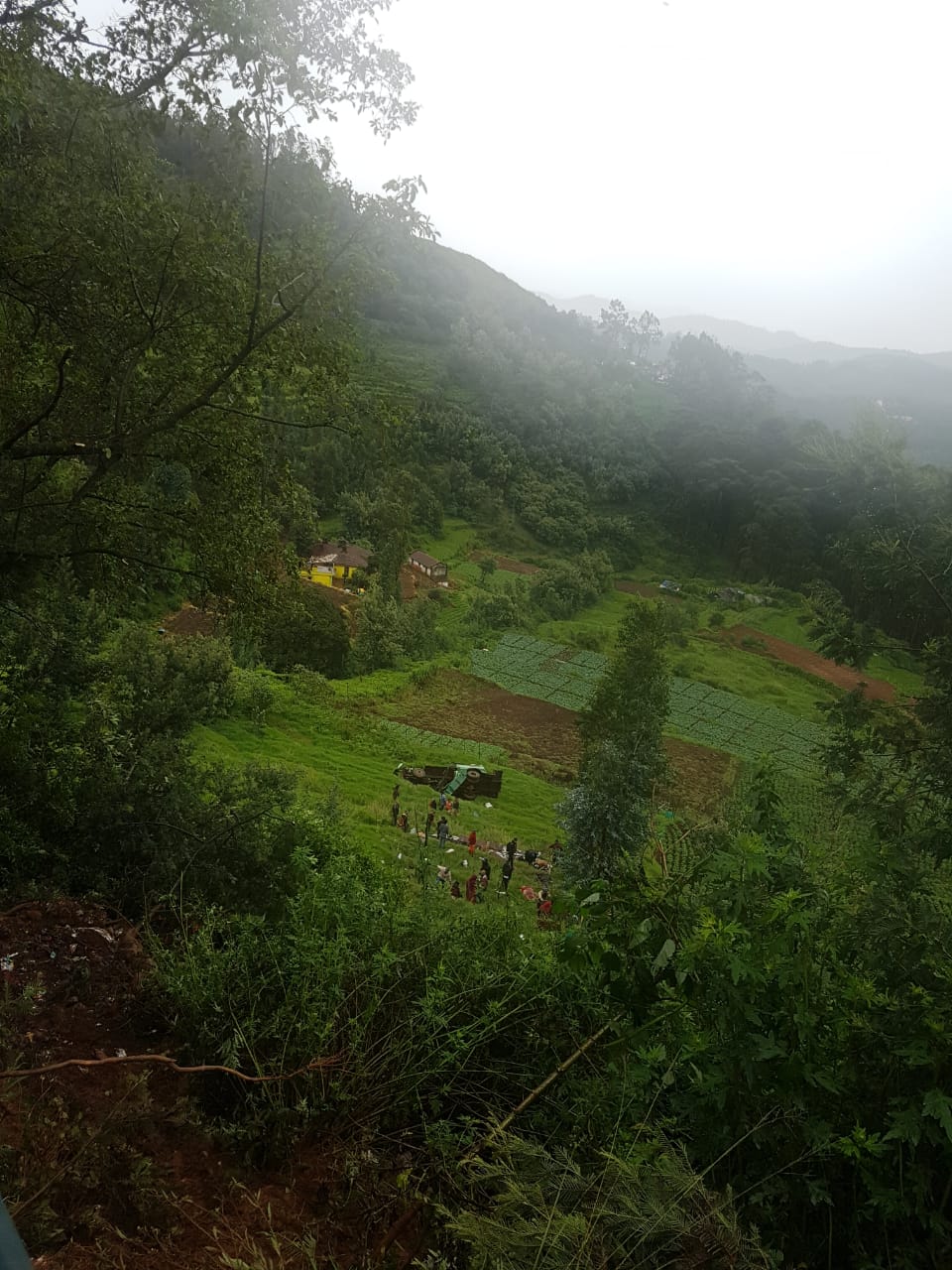 Bus Accident Kills 7 in Uvai Ooty village – Fall of 500 feet